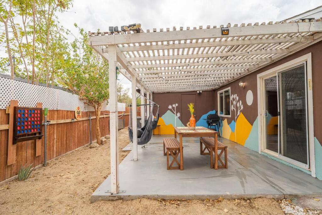 Palm Vista Retreat *Hot Tub/Cowboy Pool/Hammocks* Joshua Tree Exterior foto