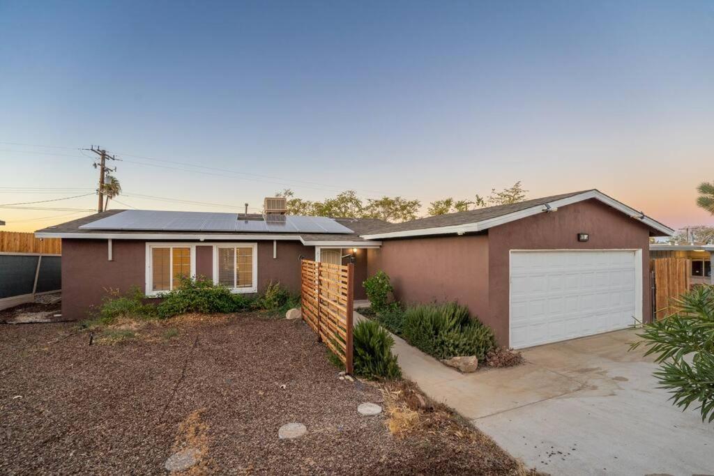Palm Vista Retreat *Hot Tub/Cowboy Pool/Hammocks* Joshua Tree Exterior foto