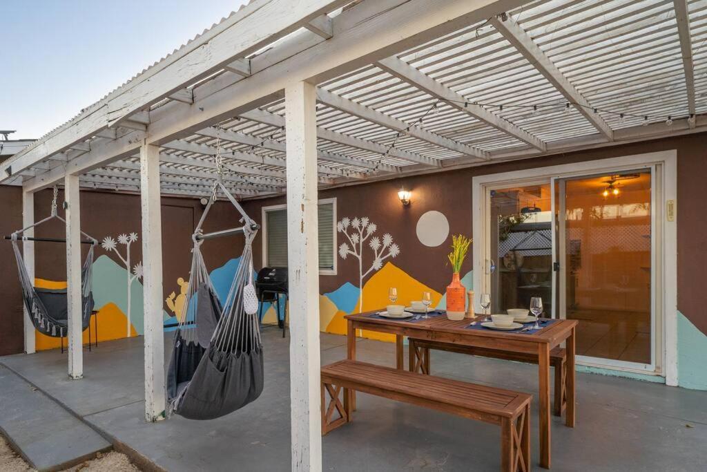 Palm Vista Retreat *Hot Tub/Cowboy Pool/Hammocks* Joshua Tree Exterior foto