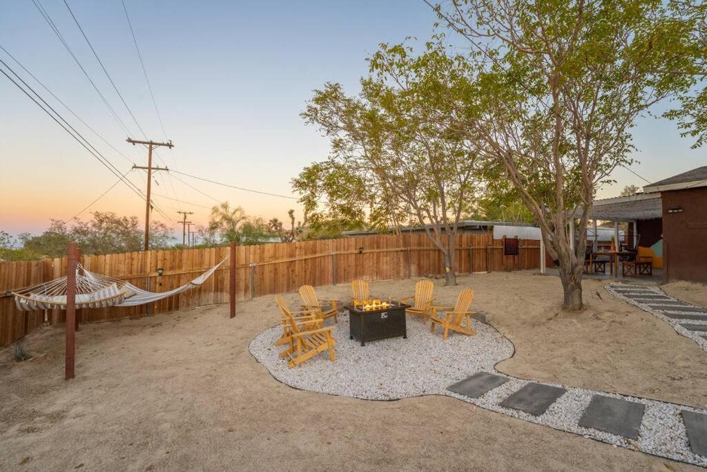 Palm Vista Retreat *Hot Tub/Cowboy Pool/Hammocks* Joshua Tree Exterior foto